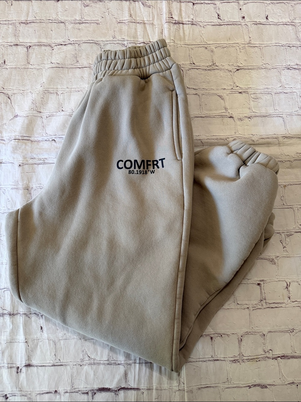 Comfrt Unisex Tan Fleece Jogger Pants Size Large Plush Comfy
